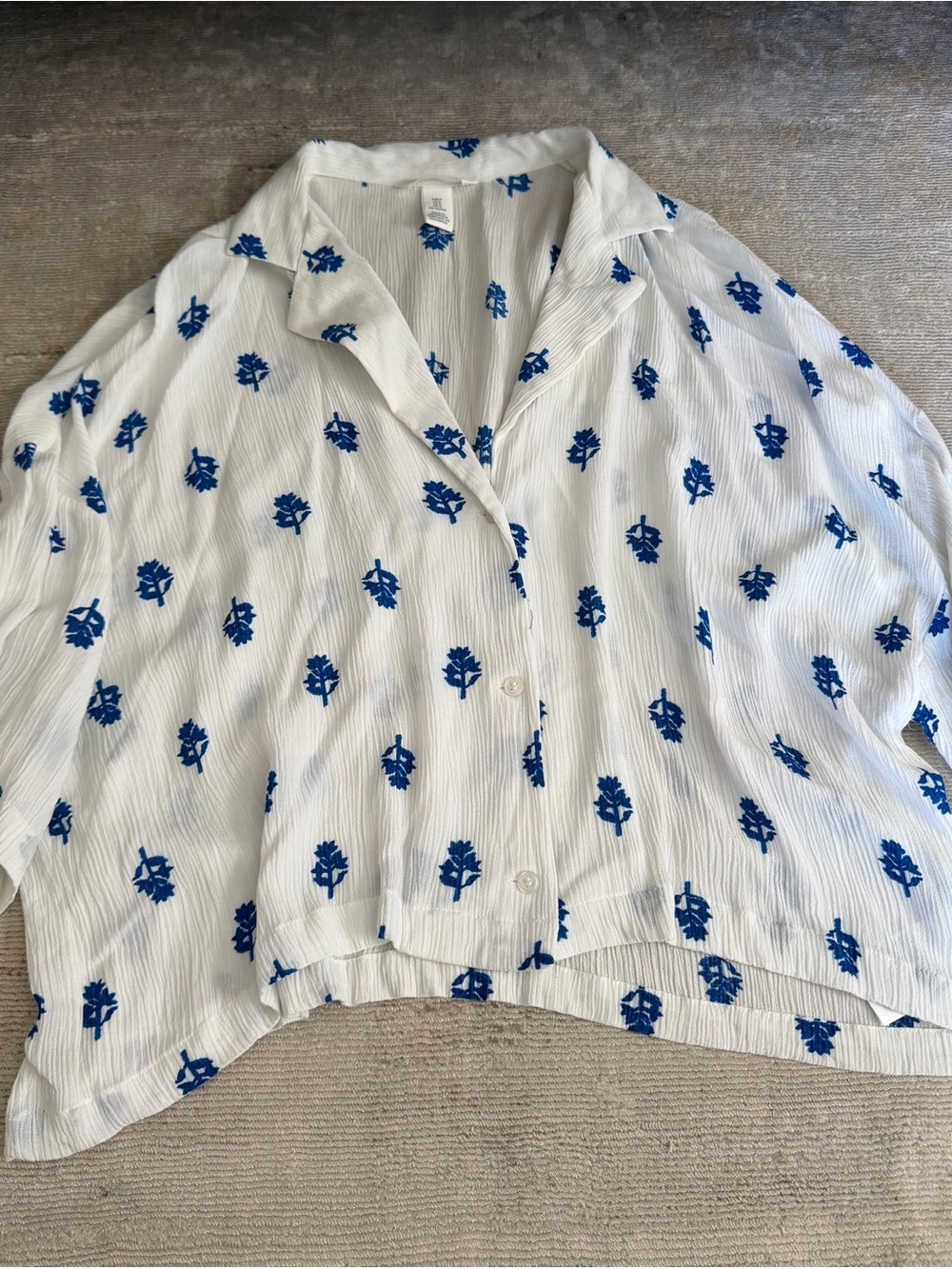 H&M White Top with Blue Pattern-Medium